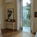 Amedeo Square Neapel