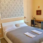 Amedeo Square 4* Neapel