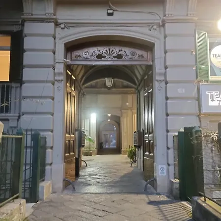 Frühstückspension Amedeo Square 4*