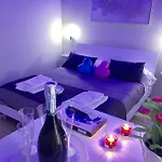 Amedeo Square Panzió 4*