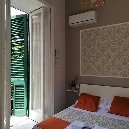 Amedeo Square Bed & Breakfast