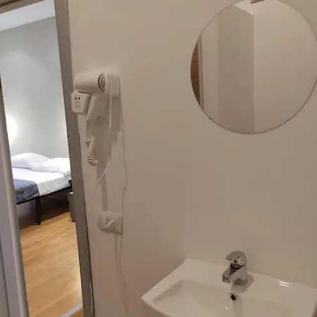 Amedeo Square Bed & Breakfast 3*