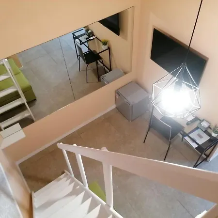 Amedeo Square 4* Neapol