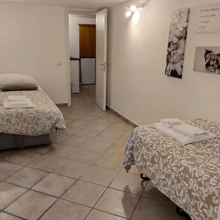Amedeo Square Bed & Breakfast