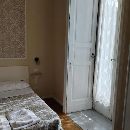 Amedeo Square فندق مبيت وإفطار نابولي