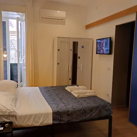 Amedeo Square Bed and Breakfast Νάπολη