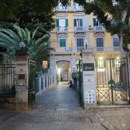 Amedeo Square B&B 4*