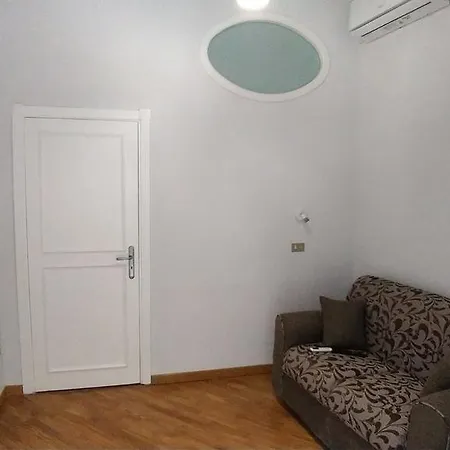 Amedeo Square 4* نابولي