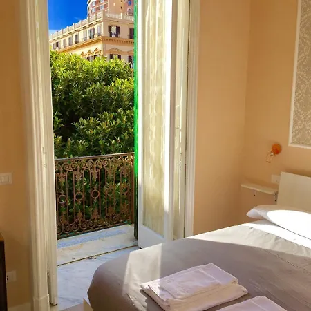 B&B Amedeo Square 4*