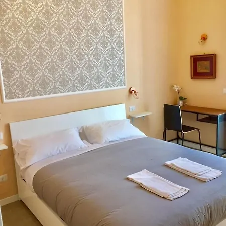 Amedeo Square 4* نابولي