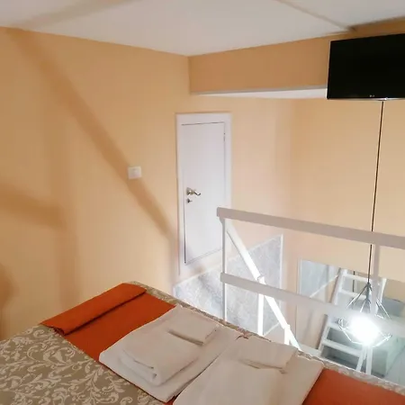 Amedeo Square 나폴리