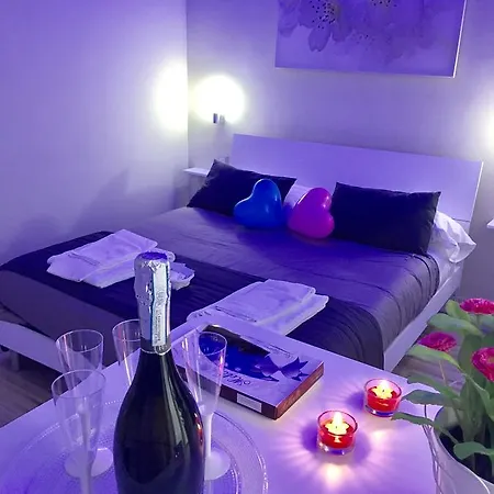 Amedeo Square Bed & Breakfast 4*