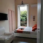 Amedeo Square לינה וארוחת בוקר